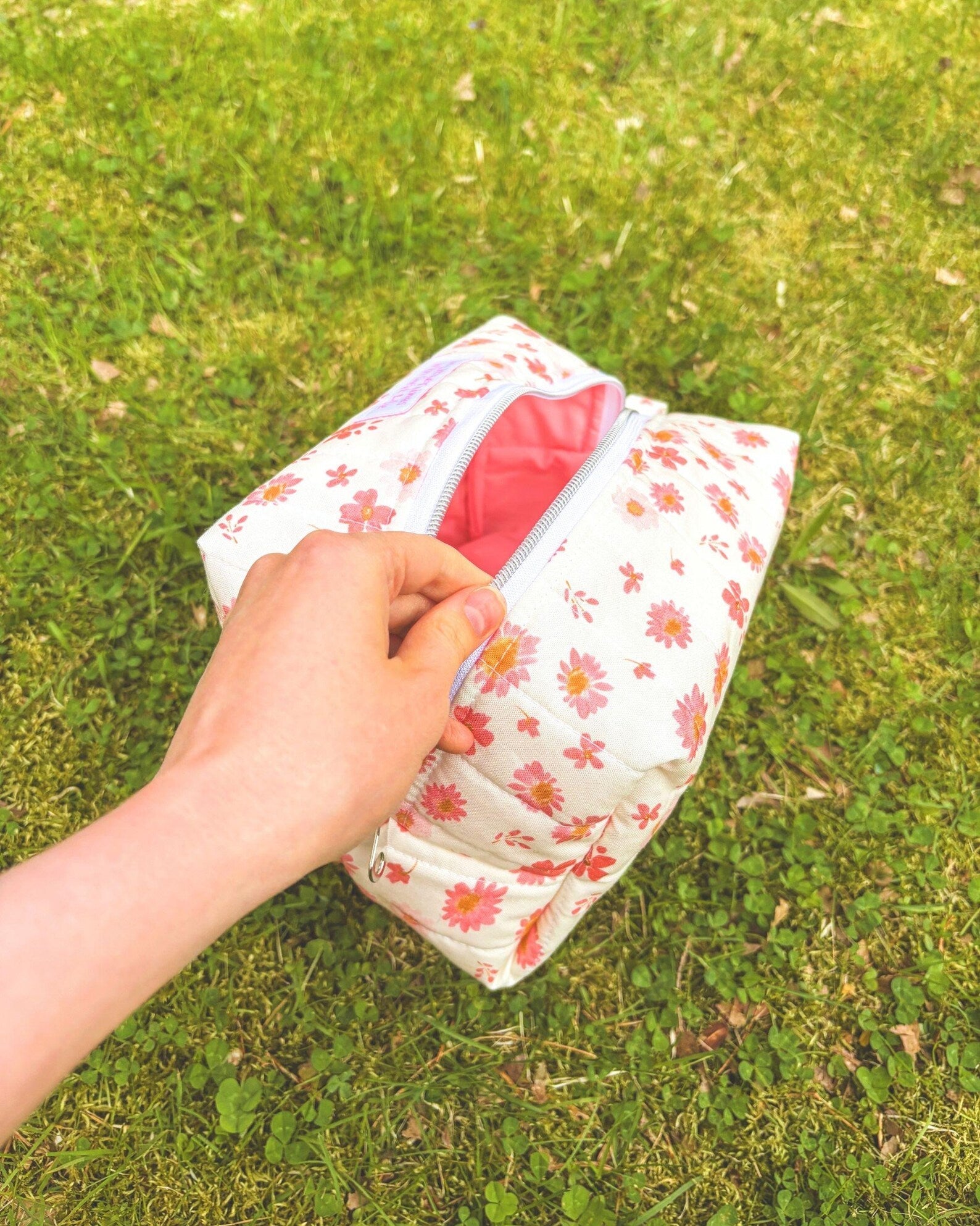 Little Things with Great Love - Large Quilted Essentials Bag – Pink Boxy Pouch, Handmade Travel Craft Bag Encounter At Jacob's Well