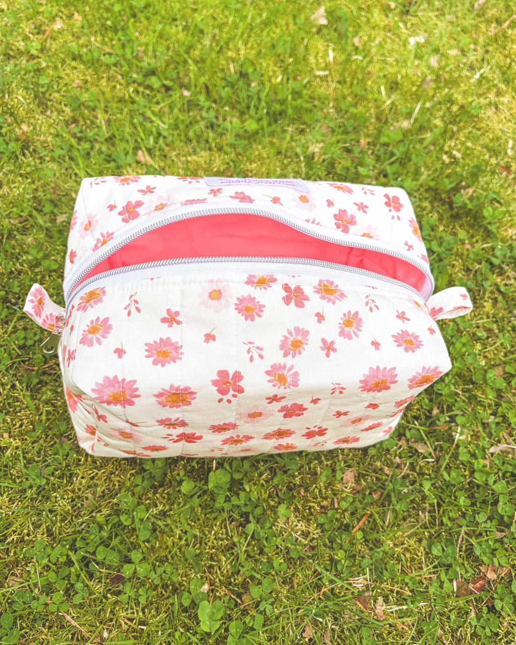 Little Things with Great Love - Large Quilted Essentials Bag – Pink Boxy Pouch, Handmade Travel Craft Bag Encounter At Jacob's Well